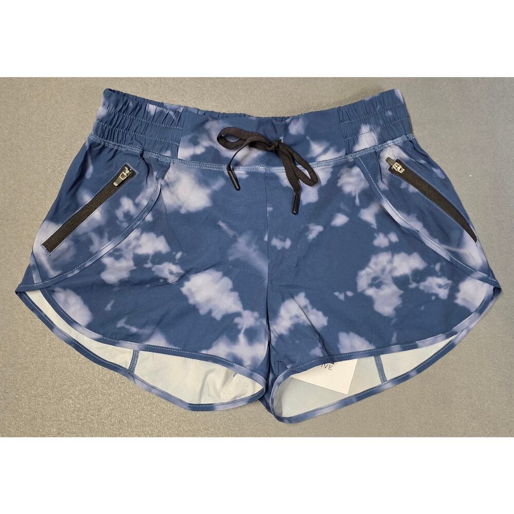 Zyia Active Shorts XS Unlined Athleisure Casual Stretch Wicking Clouds Pockets